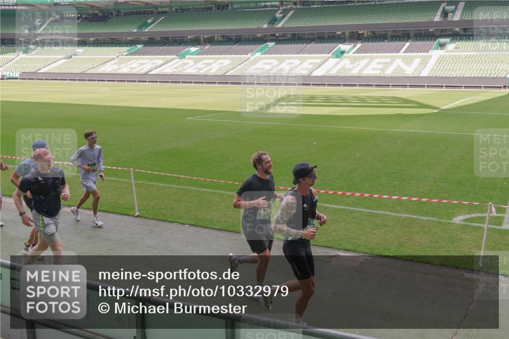 13.09.2026 - 21. swb-Marathon Bremen Michael Burmester http://msf.ph/oto/10332979 13.09.2026 13:05:07 Laufen im Stadion 178, 209, 210, 217, 244, 323, 394, 534, 536, 565, 647, 881, 891, 900, 1073, 1239, 1243, 1307, 1308, 1343, 1373, 1380, 1456, 1479, 1533, 1627, 1649, 1653, 1656, 1687, 1780, 1914, 1932, 1941, 2023, 2089, 2126, 2241, 2244, 2265, 2301, 2310, 2369, 2430, 2452, 2464, 2602, 2723, 2742, 2764, 2851, 2867, 2872, 2891, 2910, 2919, 2957, 2959, 2985, 3028, 3030, 3115, 3217, 3278, 3320, 3343, 3419, 3425, 3444, 3454, 3485, 3521, 3579, 3796, 3909, 242 meine-sportfotos.de