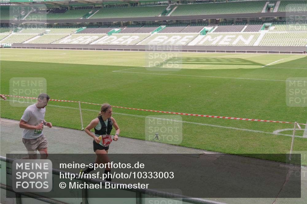 13.09.2026 - 21. swb-Marathon Bremen Michael Burmester http://msf.ph/oto/10333003 13.09.2026 13:05:10 Laufen im Stadion 178, 209, 210, 217, 244, 323, 394, 534, 536, 565, 647, 881, 891, 900, 1073, 1239, 1243, 1307, 1308, 1343, 1373, 1380, 1456, 1479, 1533, 1627, 1649, 1653, 1656, 1687, 1780, 1914, 1932, 1941, 2023, 2076, 2089, 2126, 2241, 2244, 2265, 2301, 2310, 2369, 2430, 2452, 2464, 2602, 2723, 2742, 2764, 2851, 2867, 2872, 2891, 2910, 2919, 2957, 2959, 2985, 3028, 3030, 3115, 3217, 3278, 3320, 3343, 3419, 3425, 3444, 3454, 3485, 3521, 3579, 3796, 3909, 242 meine-sportfotos.de