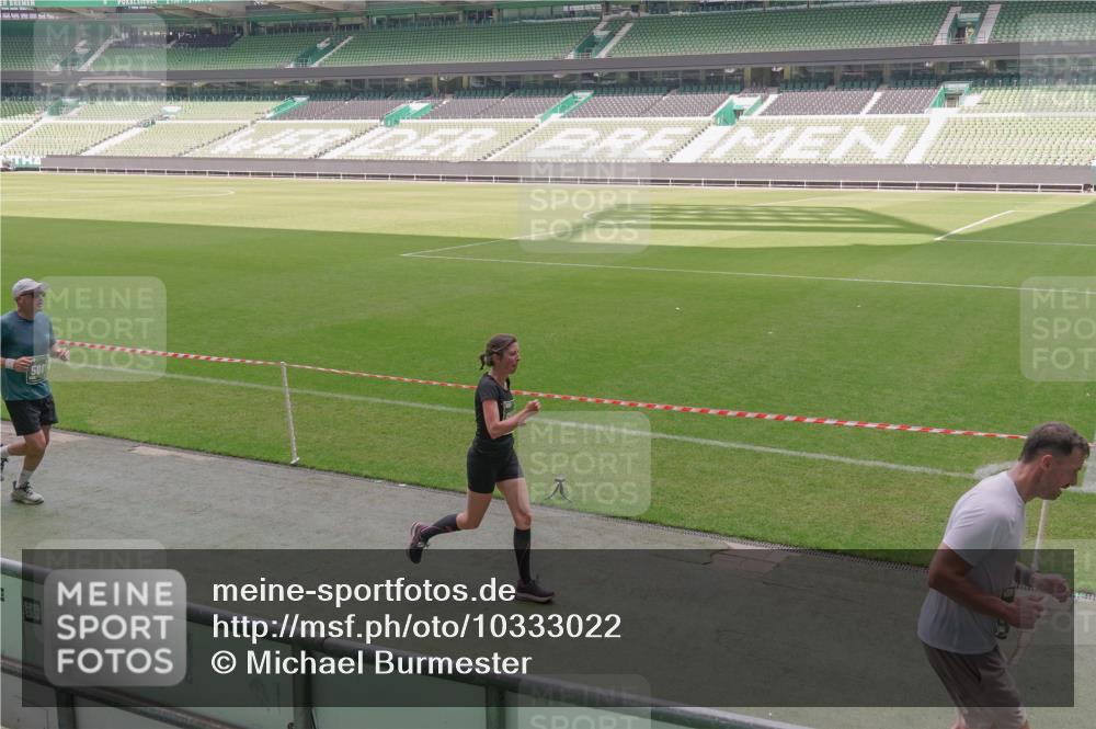 13.09.2026 - 21. swb-Marathon Bremen Michael Burmester http://msf.ph/oto/10333022 13.09.2026 13:05:11 Laufen im Stadion 178, 209, 210, 217, 244, 323, 394, 534, 536, 565, 647, 881, 891, 900, 1073, 1239, 1243, 1307, 1308, 1343, 1373, 1380, 1456, 1479, 1533, 1627, 1649, 1653, 1656, 1687, 1780, 1914, 1932, 1941, 2023, 2076, 2089, 2126, 2241, 2244, 2265, 2301, 2310, 2369, 2430, 2452, 2464, 2602, 2723, 2742, 2764, 2851, 2867, 2872, 2891, 2910, 2919, 2957, 2959, 2985, 3028, 3030, 3115, 3217, 3278, 3320, 3343, 3419, 3425, 3444, 3454, 3485, 3521, 3579, 3796, 3909, 242 meine-sportfotos.de