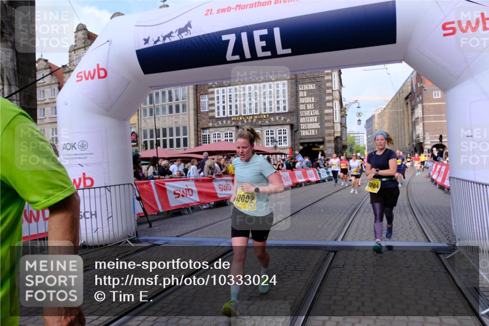 13.09.2026 - 21. swb-Marathon Bremen Tim E. http://msf.ph/oto/10333024 13.09.2026 11:05:19 Ziel 10315, 10370, 10465, 10718, 10729, 10741, 10800, 10850, 10855, 10856, 10975, 11105, 11133, 11272, 11281, 11395, 11518, 11584, 11722, 11757, 11900, 11939, 12002, 12064, 12099, 12235, 12335, 12420, 12522 meine-sportfotos.de
