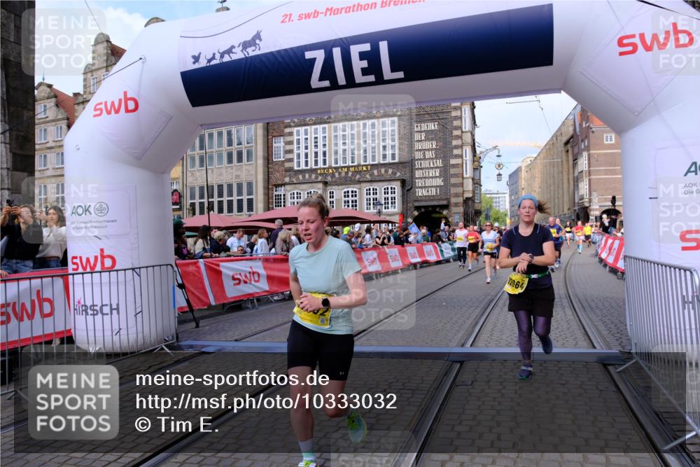 13.09.2026 - 21. swb-Marathon Bremen Tim E. http://msf.ph/oto/10333032 13.09.2026 11:05:20 Ziel 10370, 10465, 10718, 10729, 10741, 10800, 10850, 10855, 10975, 11105, 11133, 11272, 11281, 11518, 11584, 11722, 11900, 11939, 12002, 12064, 12099, 12235, 12335, 12420, 12522 meine-sportfotos.de