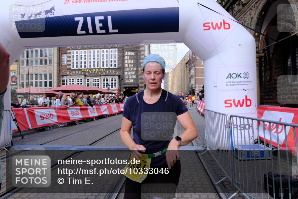 13.09.2026 - 21. swb-Marathon Bremen Tim E. http://msf.ph/oto/10333046 13.09.2026 11:05:21 Ziel 10370, 10465, 10718, 10741, 10800, 10850, 10975, 11102, 11105, 11133, 11157, 11218, 11272, 11281, 11584, 11616, 11722, 11900, 11939, 12002, 12064, 12099, 12235, 12335, 12522 meine-sportfotos.de
