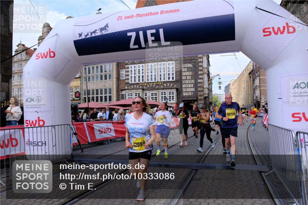 13.09.2026 - 21. swb-Marathon Bremen Tim E. http://msf.ph/oto/10333086 13.09.2026 11:05:24 Ziel 10370, 10465, 10576, 10718, 10741, 10800, 10850, 10975, 10995, 11102, 11105, 11157, 11218, 11281, 11326, 11584, 11616, 11722, 11900, 11939, 12002, 12011, 12064, 12079, 12080, 12099, 12235, 12335, 12522 meine-sportfotos.de