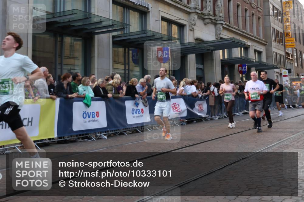 13.09.2026 - 21. swb-Marathon Bremen Strokosch-Dieckow http://msf.ph/oto/10333101 13.09.2026 13:23:34 Ziel 342, 2210, 2288, 2370, 2485, 2517, 2560, 3044, 3642, 4601, 4671, 5011, 5104, 5116, 5146, 5231, 5397, 5623, 6157, 6332, 6648, 6772, 7094, 7105, 7216, 7357, 7475, 7761, 8051, 8052, 8095, 8290, 10059, 10115, 13007, 13197, 135, 672, 2306, 2371, 2409, 2427, 2490, 2627, 2899, 3078, 3138, 3173, 3531, 3856, 3861, 3939, 5820, 5821, 5908, 6843, 6848, 6923, 8045, 8560, 8863, 9088, 9196, 9436, 9827, 10127 meine-sportfotos.de