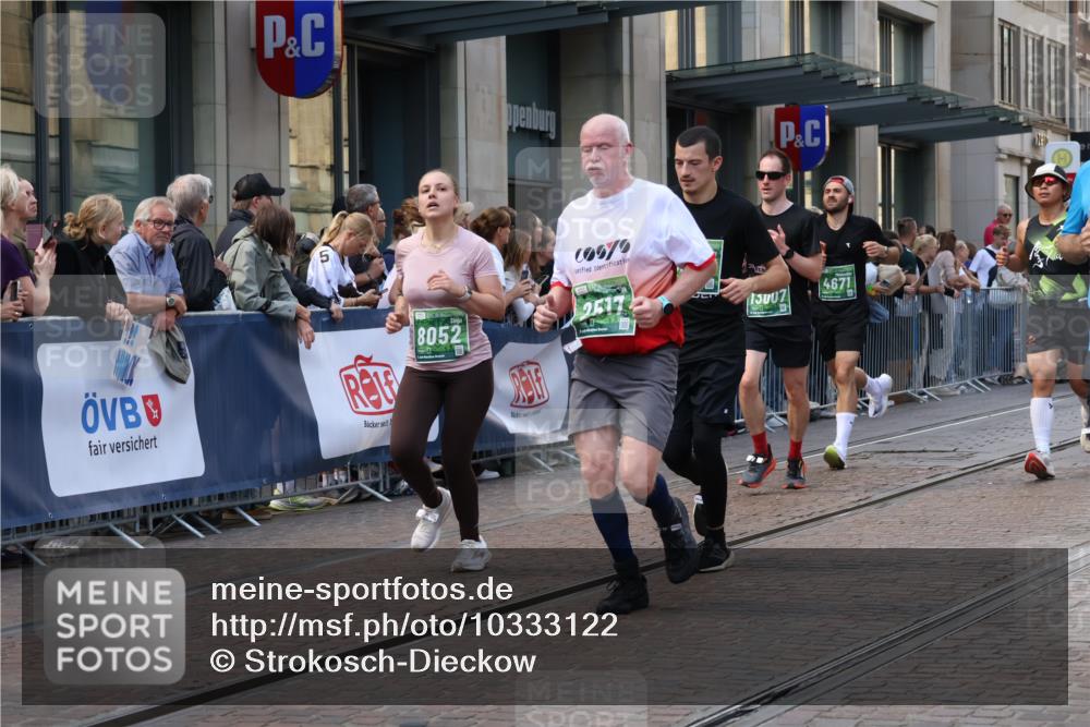 13.09.2026 - 21. swb-Marathon Bremen Strokosch-Dieckow http://msf.ph/oto/10333122 13.09.2026 13:23:35 Ziel 342, 2210, 2288, 2370, 2485, 2517, 2560, 2967, 3044, 3642, 4601, 4671, 5011, 5104, 5116, 5146, 5231, 5397, 5623, 6157, 6332, 6648, 6772, 7094, 7105, 7216, 7357, 7475, 7761, 8051, 8052, 8095, 8179, 8290, 10059, 10115, 13007, 13197, 135, 672, 2306, 2371, 2409, 2427, 2485, 2490, 2560, 2627, 2899, 3078, 3138, 3173, 3531, 3856, 3861, 3939, 5820, 5821, 5908, 6843, 6848, 6923, 8045, 8560, 8863, 9088, 9196, 9436, 10127 meine-sportfotos.de