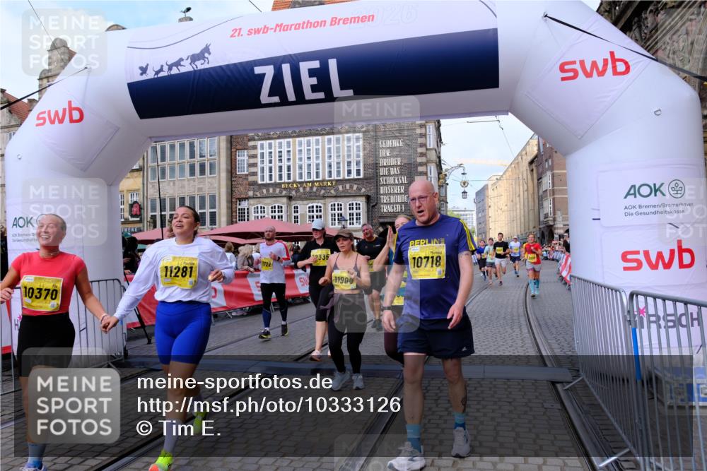 13.09.2026 - 21. swb-Marathon Bremen Tim E. http://msf.ph/oto/10333126 13.09.2026 11:05:25 Ziel 10370, 10465, 10576, 10697, 10718, 10741, 10800, 10850, 10975, 10995, 11102, 11105, 11157, 11218, 11281, 11326, 11584, 11616, 11722, 11900, 11939, 12002, 12011, 12064, 12079, 12080, 12099, 12235, 12335, 12522 meine-sportfotos.de
