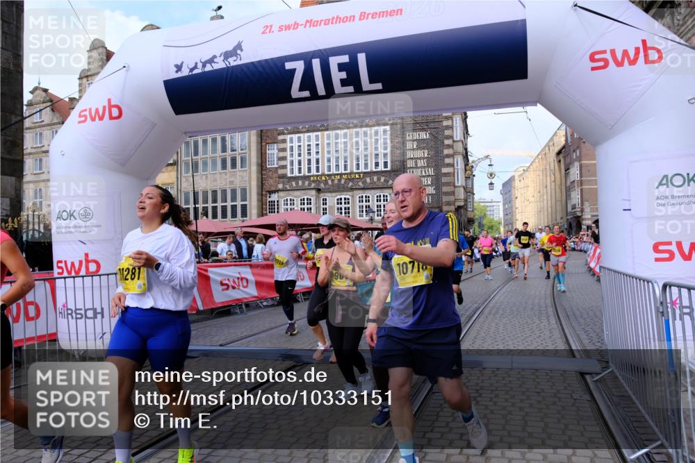 13.09.2026 - 21. swb-Marathon Bremen Tim E. http://msf.ph/oto/10333151 13.09.2026 11:05:25 Ziel 10370, 10465, 10576, 10697, 10718, 10741, 10800, 10850, 10975, 10995, 11102, 11105, 11157, 11218, 11281, 11326, 11584, 11616, 11722, 11900, 11939, 12002, 12011, 12064, 12079, 12080, 12099, 12235, 12335, 12522 meine-sportfotos.de