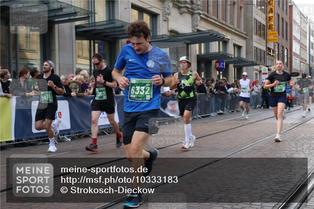 13.09.2026 - 21. swb-Marathon Bremen Strokosch-Dieckow http://msf.ph/oto/10333183 13.09.2026 13:23:37 Ziel 102, 342, 2210, 2288, 2370, 2517, 2967, 3044, 3372, 3642, 4601, 4671, 5011, 5104, 5116, 5146, 5231, 5257, 5397, 5623, 6332, 6648, 6772, 7094, 7105, 7216, 7357, 7475, 7761, 8051, 8052, 8179, 8290, 10059, 10115, 13007, 13197, 13219, 135, 672, 2371, 2409, 2485, 2490, 2560, 2627, 2899, 3078, 3138, 3173, 3531, 3856, 3861, 3939, 5820, 5821, 5908, 6157, 6843, 6848, 6923, 8095, 8560, 8863, 9088, 9196, 9436, 10127 meine-sportfotos.de