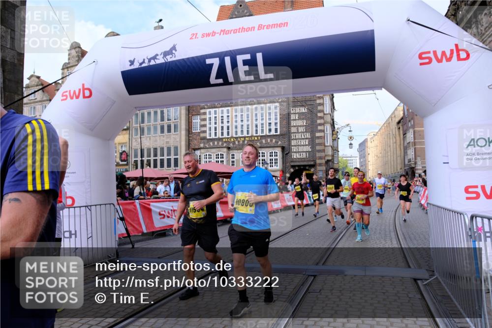 13.09.2026 - 21. swb-Marathon Bremen Tim E. http://msf.ph/oto/10333222 13.09.2026 11:05:27 Ziel 10370, 10411, 10465, 10576, 10697, 10718, 10800, 10802, 10850, 10975, 10995, 11102, 11105, 11157, 11218, 11281, 11326, 11584, 11616, 11722, 11900, 12002, 12011, 12064, 12079, 12080, 12099, 12335, 12522 meine-sportfotos.de