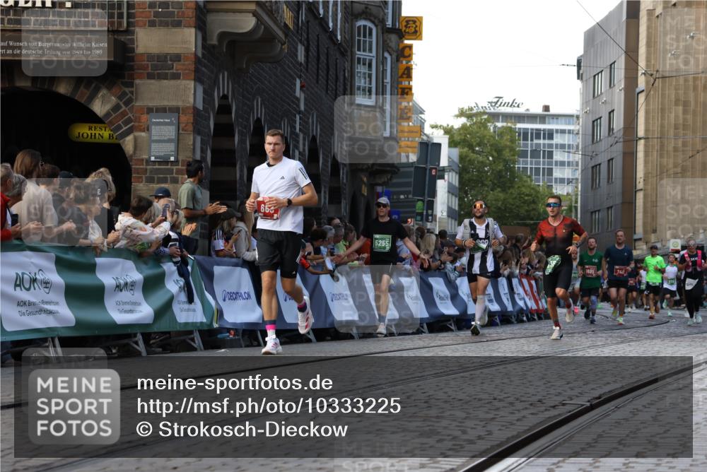 13.09.2026 - 21. swb-Marathon Bremen Strokosch-Dieckow http://msf.ph/oto/10333225 13.09.2026 13:16:30 Ziel 481, 663, 740, 755, 1605, 2623, 3134, 3149, 4128, 6106, 6721, 6744, 8398, 8487, 9031, 9115, 13008, 13158, 675, 696, 734, 816, 827, 985, 2474, 4135, 4485, 5255, 5772, 6367, 6535, 7875 meine-sportfotos.de