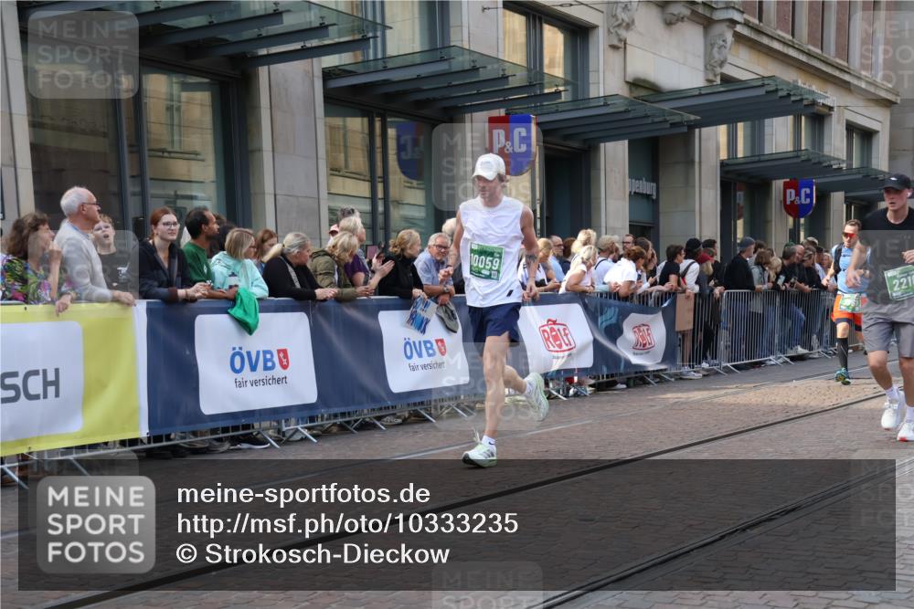 13.09.2026 - 21. swb-Marathon Bremen Strokosch-Dieckow http://msf.ph/oto/10333235 13.09.2026 13:23:40 Ziel 102, 342, 909, 1199, 2210, 2288, 2370, 2517, 2967, 3044, 3372, 4601, 4671, 5011, 5104, 5116, 5146, 5231, 5257, 5397, 5623, 6105, 6332, 6648, 6772, 7094, 7105, 7216, 7357, 7475, 7761, 8051, 8052, 8179, 10059, 10115, 13007, 13197, 13219, 135, 672, 2371, 2409, 2485, 2490, 2560, 2627, 3078, 3138, 3173, 3531, 3642, 3856, 3861, 3939, 5820, 5821, 5908, 6157, 6843, 6848, 6923, 8095, 8290, 8560, 8863, 9088, 9196, 9436 meine-sportfotos.de