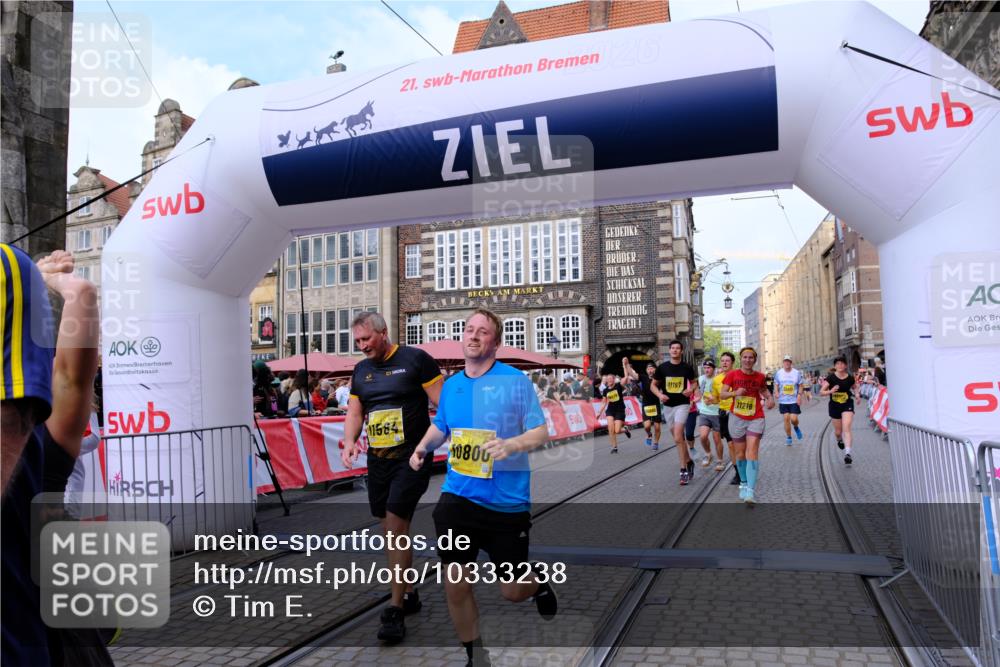 13.09.2026 - 21. swb-Marathon Bremen Tim E. http://msf.ph/oto/10333238 13.09.2026 11:05:27 Ziel 10370, 10411, 10465, 10576, 10697, 10718, 10800, 10802, 10850, 10975, 10995, 11102, 11105, 11157, 11218, 11281, 11326, 11584, 11616, 11722, 11900, 12002, 12011, 12064, 12079, 12080, 12099, 12335, 12522 meine-sportfotos.de