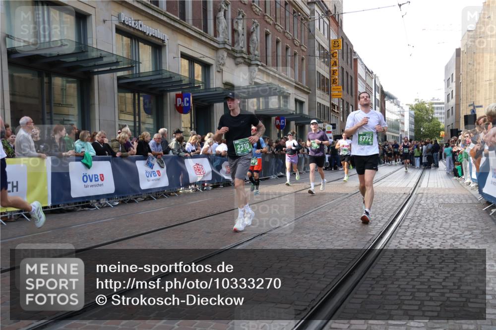 13.09.2026 - 21. swb-Marathon Bremen Strokosch-Dieckow http://msf.ph/oto/10333270 13.09.2026 13:23:41 Ziel 102, 342, 909, 1199, 2210, 2288, 2370, 2517, 2967, 3044, 3372, 4601, 4671, 5011, 5104, 5116, 5146, 5231, 5257, 5397, 5481, 5623, 6105, 6332, 6648, 6772, 7059, 7094, 7105, 7216, 7357, 7475, 7761, 8051, 8052, 8082, 8179, 10059, 10115, 13007, 13197, 13219, 135, 672, 2371, 2409, 2485, 2490, 2560, 2627, 3078, 3138, 3173, 3531, 3642, 3856, 3861, 3939, 4601, 5231, 5908, 6157, 6843, 6848, 6923, 7216, 8095, 8290, 8560, 8863, 9088, 9196, 9436 meine-sportfotos.de