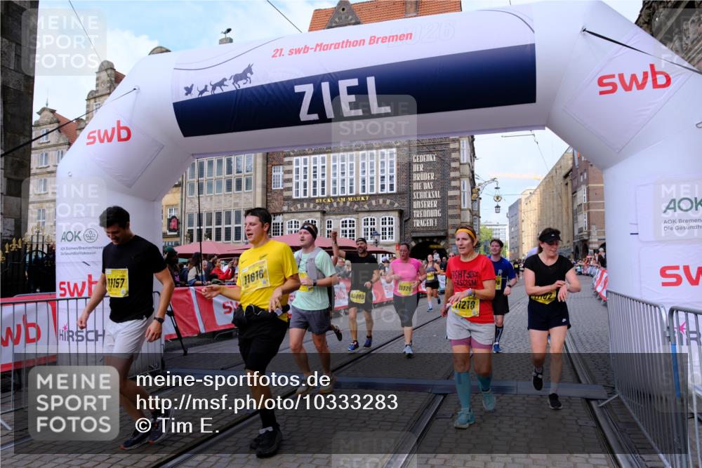 13.09.2026 - 21. swb-Marathon Bremen Tim E. http://msf.ph/oto/10333283 13.09.2026 11:05:30 Ziel 10370, 10411, 10576, 10697, 10718, 10800, 10802, 10995, 11102, 11105, 11157, 11218, 11281, 11326, 11584, 11616, 11722, 11900, 12002, 12011, 12064, 12079, 12080, 12099, 12335 meine-sportfotos.de