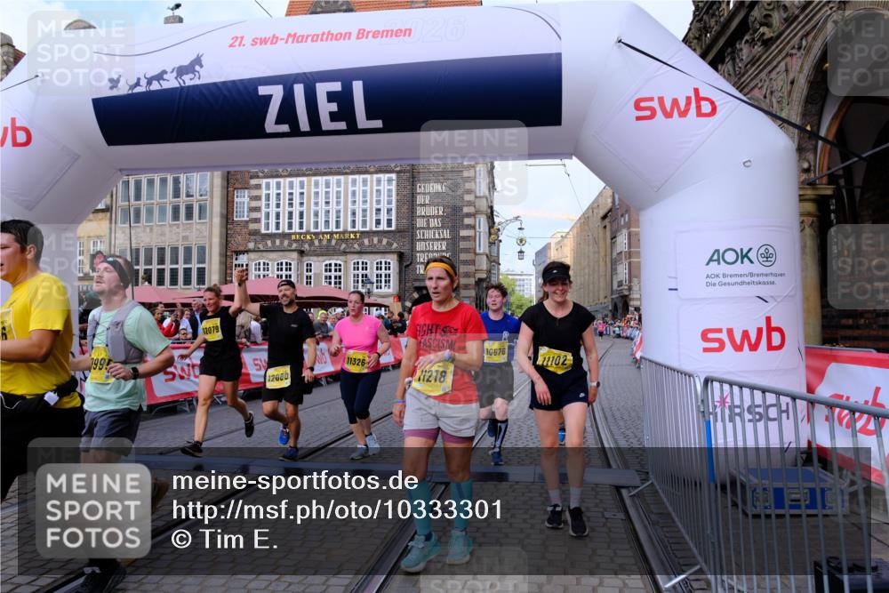 13.09.2026 - 21. swb-Marathon Bremen Tim E. http://msf.ph/oto/10333301 13.09.2026 11:05:30 Ziel 10370, 10411, 10576, 10697, 10718, 10800, 10802, 10995, 11102, 11105, 11157, 11218, 11281, 11326, 11584, 11616, 11722, 11900, 12002, 12011, 12064, 12079, 12080, 12099, 12335 meine-sportfotos.de