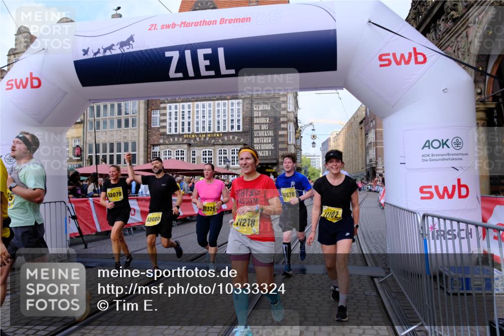 13.09.2026 - 21. swb-Marathon Bremen Tim E. http://msf.ph/oto/10333324 13.09.2026 11:05:31 Ziel 10370, 10411, 10576, 10697, 10717, 10718, 10800, 10802, 10995, 11102, 11105, 11157, 11218, 11281, 11326, 11334, 11584, 11616, 11722, 11900, 12002, 12011, 12064, 12079, 12080, 12099, 12335 meine-sportfotos.de