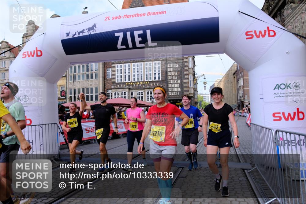 13.09.2026 - 21. swb-Marathon Bremen Tim E. http://msf.ph/oto/10333339 13.09.2026 11:05:31 Ziel 10370, 10411, 10576, 10697, 10717, 10718, 10800, 10802, 10995, 11102, 11105, 11157, 11218, 11281, 11326, 11334, 11584, 11616, 11722, 11900, 12002, 12011, 12064, 12079, 12080, 12099, 12335 meine-sportfotos.de