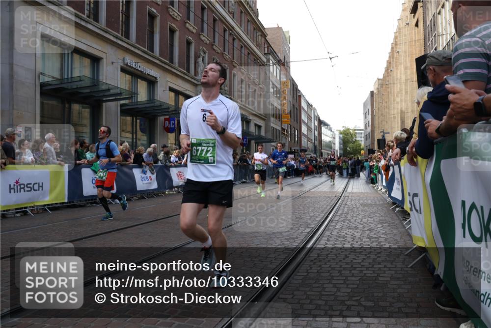 13.09.2026 - 21. swb-Marathon Bremen Strokosch-Dieckow http://msf.ph/oto/10333346 13.09.2026 13:23:43 Ziel 102, 342, 776, 909, 1199, 2210, 2288, 2370, 2517, 2967, 3044, 3372, 4671, 5012, 5104, 5116, 5146, 5208, 5257, 5397, 5481, 5623, 6105, 6332, 6648, 6772, 7059, 7094, 7105, 7357, 7475, 7761, 8051, 8052, 8082, 8179, 9087, 10059, 10115, 13007, 13197, 13219, 135, 672, 2371, 2409, 2485, 2490, 2560, 2627, 3078, 3138, 3173, 3531, 3642, 3856, 3861, 3939, 4601, 5011, 5116, 5231, 5908, 6157, 6648, 6843, 6848, 6923, 7216, 8095, 8290, 8560, 8863, 9088, 9196 meine-sportfotos.de