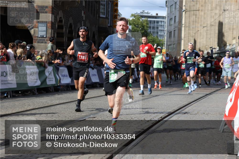 13.09.2026 - 21. swb-Marathon Bremen Strokosch-Dieckow http://msf.ph/oto/10333354 13.09.2026 13:31:35 Ziel 217, 1398, 1627, 2244, 2513, 2602, 2802, 3343, 3392, 3396, 3762, 3800, 4477, 4647, 5375, 5673, 5720, 5765, 5846, 5979, 6419, 6619, 6732, 6968, 7001, 7296, 7359, 7637, 7812, 7882, 8035, 8097, 8339, 8342, 8382, 8726, 9147, 9274, 9337, 9822, 9969, 9977, 13066, 310, 3115, 3239, 3244, 3278, 3858, 3989, 4030, 4164, 4998, 5158, 5363, 5426, 5899, 6062, 6100, 6193, 6213, 6354, 6602, 7260, 7608, 7790, 7941, 7964, 8078, 8166, 8206, 9033, 9188, 9568, 9785, 9914, 13151 meine-sportfotos.de
