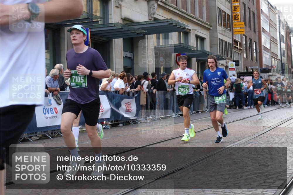 13.09.2026 - 21. swb-Marathon Bremen Strokosch-Dieckow http://msf.ph/oto/10333359 13.09.2026 13:23:43 Ziel 102, 342, 776, 909, 1199, 2210, 2288, 2370, 2517, 2967, 3044, 3372, 4671, 5012, 5104, 5116, 5146, 5208, 5257, 5397, 5481, 5623, 6105, 6332, 6648, 6772, 7059, 7094, 7105, 7357, 7475, 7761, 8051, 8052, 8082, 8179, 9087, 10059, 10115, 13007, 13197, 13219, 135, 672, 2371, 2409, 2485, 2490, 2560, 2627, 3078, 3138, 3173, 3531, 3642, 3856, 3861, 3939, 4601, 5011, 5116, 5231, 5908, 6157, 6648, 6843, 6848, 6923, 7216, 8095, 8290, 8560, 8863, 9088, 9196 meine-sportfotos.de