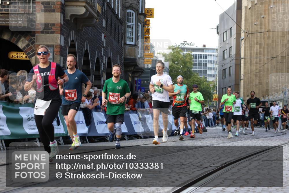 13.09.2026 - 21. swb-Marathon Bremen Strokosch-Dieckow http://msf.ph/oto/10333381 13.09.2026 13:16:38 Ziel 481, 663, 740, 755, 792, 1162, 1605, 2604, 3134, 5554, 5963, 6106, 6721, 6744, 7053, 7801, 8398, 9031, 9115, 13008, 472, 675, 696, 734, 827, 985, 2473, 2474, 2809, 3716, 3961, 4135, 4137, 4485, 5772, 6049, 6531, 6535, 7297, 7387, 7875 meine-sportfotos.de