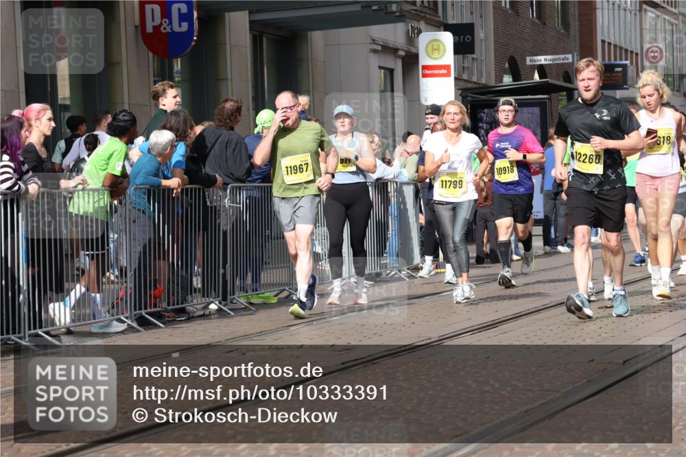 13.09.2026 - 21. swb-Marathon Bremen Strokosch-Dieckow http://msf.ph/oto/10333391 13.09.2026 11:03:41 Ziel 10152, 10357, 10390, 10403, 10429, 10516, 10607, 10659, 10671, 10672, 10720, 10726, 10796, 10912, 10913, 10918, 11149, 11318, 11319, 11325, 11451, 11470, 11471, 11511, 11539, 11618, 11726, 11868, 11909, 11967, 12001, 12103, 12113, 12140, 12260, 12276, 12392, 12433, 12504, 10090, 10091, 10187, 10309, 10327, 10420, 10569, 10902, 10904, 10950, 11211, 11411, 11595, 11598, 11655, 11746, 11773, 11868, 12074, 12184, 12185, 12611 meine-sportfotos.de