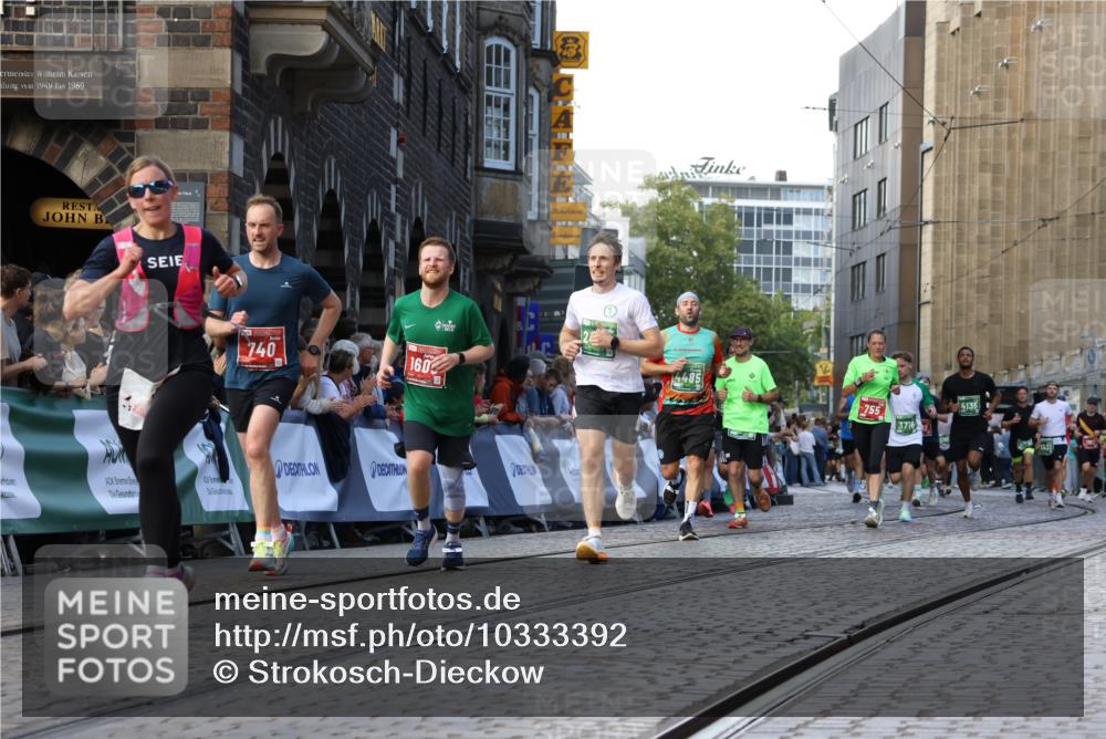 13.09.2026 - 21. swb-Marathon Bremen Strokosch-Dieckow http://msf.ph/oto/10333392 13.09.2026 13:16:38 Ziel 481, 663, 740, 755, 792, 1162, 1605, 2604, 3134, 5554, 5963, 6106, 6721, 6744, 7053, 7801, 8398, 9031, 9115, 13008, 472, 675, 696, 734, 827, 985, 2473, 2474, 2809, 3716, 3961, 4135, 4137, 4485, 5772, 6049, 6531, 6535, 7297, 7387, 7875 meine-sportfotos.de