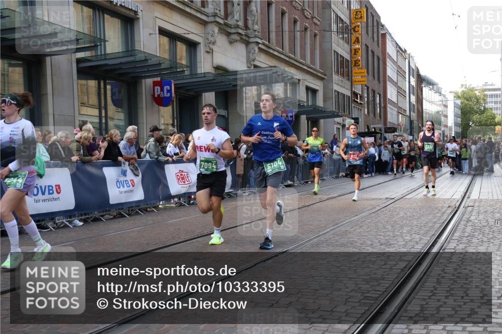 13.09.2026 - 21. swb-Marathon Bremen Strokosch-Dieckow http://msf.ph/oto/10333395 13.09.2026 13:23:44 Ziel 102, 342, 776, 909, 1199, 2210, 2288, 2370, 2517, 2967, 3044, 3372, 4671, 5012, 5104, 5146, 5208, 5257, 5397, 5481, 5623, 5928, 6105, 6332, 6772, 7059, 7094, 7105, 7357, 7475, 7761, 8051, 8052, 8082, 8179, 9087, 9916, 10059, 10115, 13007, 13197, 13219, 135, 672, 2288, 2371, 2409, 2485, 2490, 2560, 2627, 3078, 3138, 3173, 3642, 3856, 3861, 3939, 4601, 5011, 5116, 5231, 5908, 6157, 6332, 6648, 6843, 6848, 7216, 8095, 8290, 8560, 9088, 9196 meine-sportfotos.de
