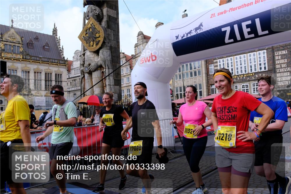 13.09.2026 - 21. swb-Marathon Bremen Tim E. http://msf.ph/oto/10333398 13.09.2026 11:05:32 Ziel 10370, 10411, 10576, 10697, 10717, 10718, 10800, 10802, 10995, 11102, 11105, 11157, 11218, 11281, 11326, 11334, 11584, 11616, 11722, 11900, 12011, 12064, 12079, 12080, 12099, 12335 meine-sportfotos.de