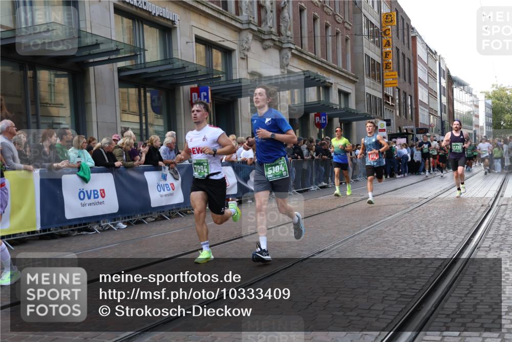 13.09.2026 - 21. swb-Marathon Bremen Strokosch-Dieckow http://msf.ph/oto/10333409 13.09.2026 13:23:45 Ziel 102, 342, 776, 909, 1199, 2210, 2370, 2491, 2517, 2967, 3044, 3372, 4671, 5012, 5104, 5146, 5208, 5257, 5397, 5481, 5623, 5928, 6105, 6772, 7059, 7081, 7094, 7105, 7357, 7475, 7761, 8051, 8052, 8082, 8179, 9087, 9916, 10059, 10115, 13007, 13197, 13219, 135, 672, 2288, 2371, 2409, 2485, 2490, 2560, 2627, 3078, 3138, 3173, 3642, 3856, 3861, 3939, 4601, 5011, 5116, 5231, 5908, 6157, 6332, 6648, 6843, 6848, 7216, 8095, 8290, 8560, 9088, 9196 meine-sportfotos.de