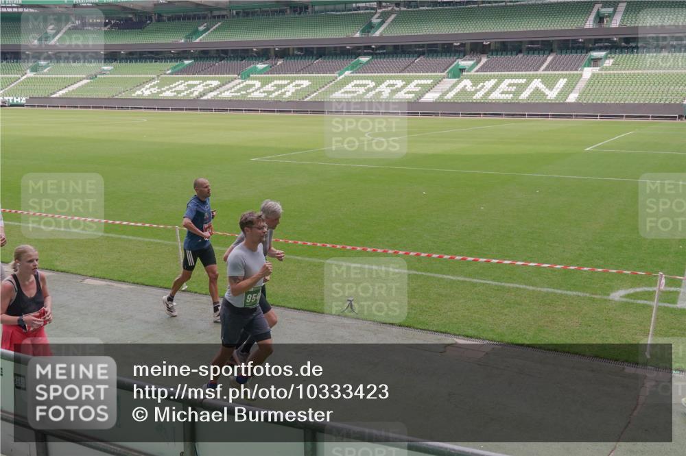 13.09.2026 - 21. swb-Marathon Bremen Michael Burmester http://msf.ph/oto/10333423 13.09.2026 13:05:59 Laufen im Stadion 109, 178, 217, 244, 287, 303, 310, 323, 372, 394, 430, 454, 536, 578, 613, 647, 784, 831, 891, 900, 1073, 1083, 1205, 1239, 1243, 1274, 1307, 1308, 1365, 1380, 1437, 1456, 1533, 1545, 1574, 1581, 1627, 1656, 1687, 1780, 1823, 1848, 1909, 1914, 1932, 1941, 2023, 2076, 2089, 2126, 2241, 2244, 2265, 2275, 2301, 2310, 2355, 2356, 2393, 2430, 2452, 2464, 2602, 2707, 2723, 2742, 2764, 2867, 2902, 2910, 2919, 2957, 2959, 2985, 3030, 3115, 3278, 3320, 3343, 3444, 3485 meine-sportfotos.de