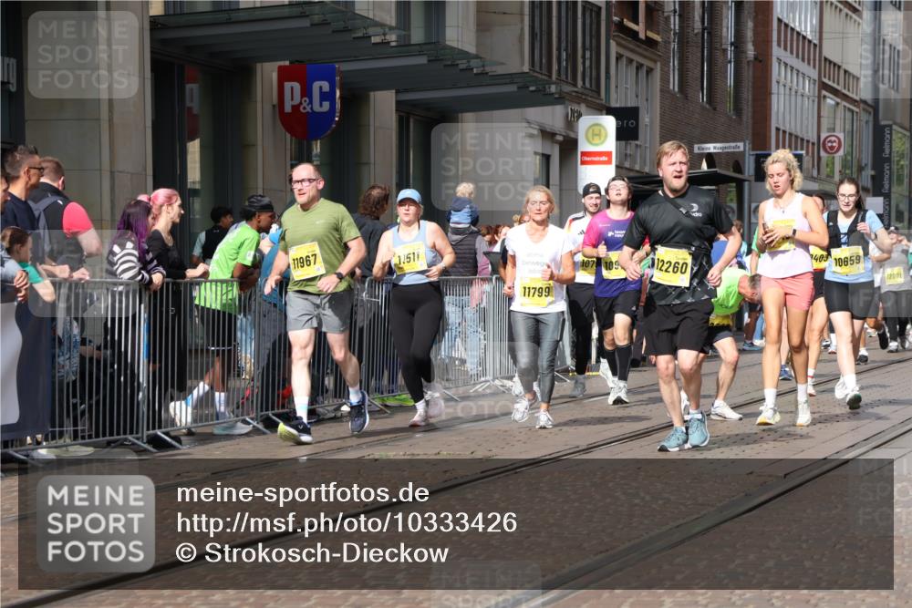 13.09.2026 - 21. swb-Marathon Bremen Strokosch-Dieckow http://msf.ph/oto/10333426 13.09.2026 11:03:42 Ziel 10152, 10357, 10390, 10403, 10429, 10516, 10607, 10659, 10671, 10672, 10720, 10726, 10796, 10912, 10913, 10918, 11149, 11318, 11319, 11325, 11451, 11470, 11471, 11511, 11539, 11618, 11726, 11909, 11967, 12001, 12103, 12113, 12140, 12260, 12276, 12392, 12433, 12504, 10090, 10091, 10187, 10309, 10327, 10420, 10569, 10902, 10904, 10950, 11211, 11411, 11595, 11598, 11655, 11746, 11773, 11868, 12074, 12611 meine-sportfotos.de