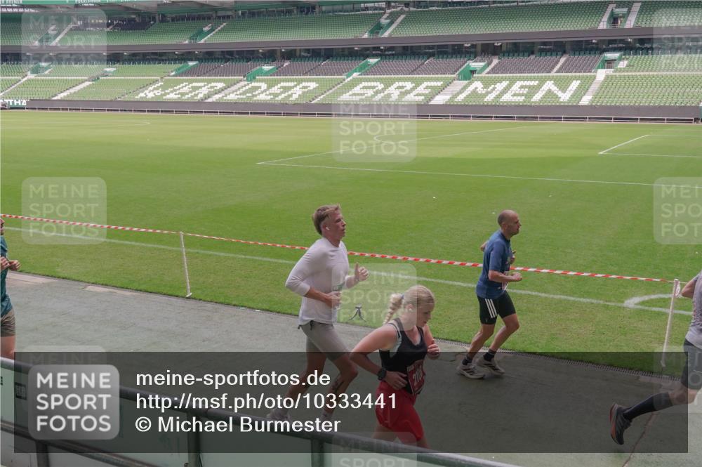 13.09.2026 - 21. swb-Marathon Bremen Michael Burmester http://msf.ph/oto/10333441 13.09.2026 13:06:01 Laufen im Stadion 109, 178, 217, 244, 287, 303, 310, 323, 372, 394, 430, 454, 536, 578, 613, 647, 784, 831, 891, 900, 1073, 1083, 1205, 1239, 1243, 1274, 1307, 1308, 1365, 1380, 1437, 1456, 1533, 1545, 1574, 1581, 1627, 1656, 1687, 1780, 1823, 1848, 1909, 1914, 1932, 1941, 2023, 2076, 2089, 2126, 2241, 2244, 2265, 2275, 2301, 2310, 2355, 2356, 2393, 2430, 2452, 2464, 2602, 2707, 2723, 2742, 2764, 2867, 2902, 2910, 2919, 2959, 2985, 3030, 3115, 3278, 3320, 3343, 3444, 3485 meine-sportfotos.de