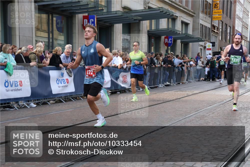 13.09.2026 - 21. swb-Marathon Bremen Strokosch-Dieckow http://msf.ph/oto/10333454 13.09.2026 13:23:46 Ziel 102, 342, 776, 909, 1199, 2210, 2370, 2491, 2517, 2967, 3044, 3372, 4671, 5012, 5104, 5146, 5208, 5257, 5397, 5481, 5623, 5928, 6105, 6772, 7059, 7069, 7081, 7094, 7105, 7357, 7475, 7761, 8051, 8052, 8082, 8179, 9087, 9916, 10059, 10115, 13007, 13197, 13219, 135, 672, 2288, 2371, 2409, 2485, 2490, 2560, 2627, 3078, 3138, 3173, 3642, 3856, 3861, 3939, 4601, 4671, 5011, 5116, 5231, 5908, 6157, 6332, 6648, 6843, 6848, 7216, 7475, 8095, 8290, 8560, 9088, 9196, 10115 meine-sportfotos.de