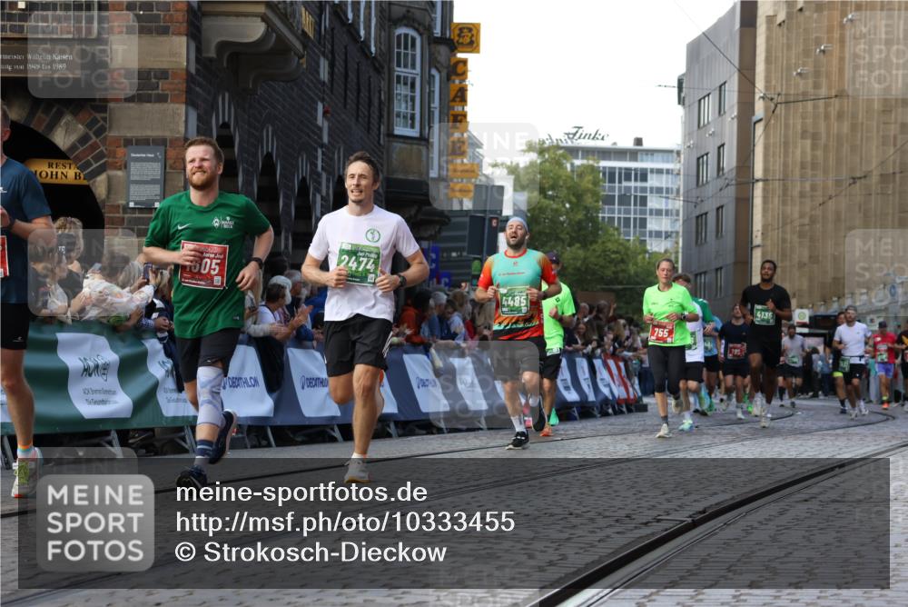 13.09.2026 - 21. swb-Marathon Bremen Strokosch-Dieckow http://msf.ph/oto/10333455 13.09.2026 13:16:39 Ziel 481, 663, 740, 755, 792, 1162, 1605, 2604, 5554, 5963, 6106, 6721, 6744, 7053, 7603, 7801, 8398, 9031, 9115, 13008, 385, 472, 675, 696, 734, 827, 1970, 2473, 2474, 2809, 3716, 3961, 4135, 4137, 4485, 5772, 6049, 6531, 6535, 6819, 7297, 7387, 7875 meine-sportfotos.de