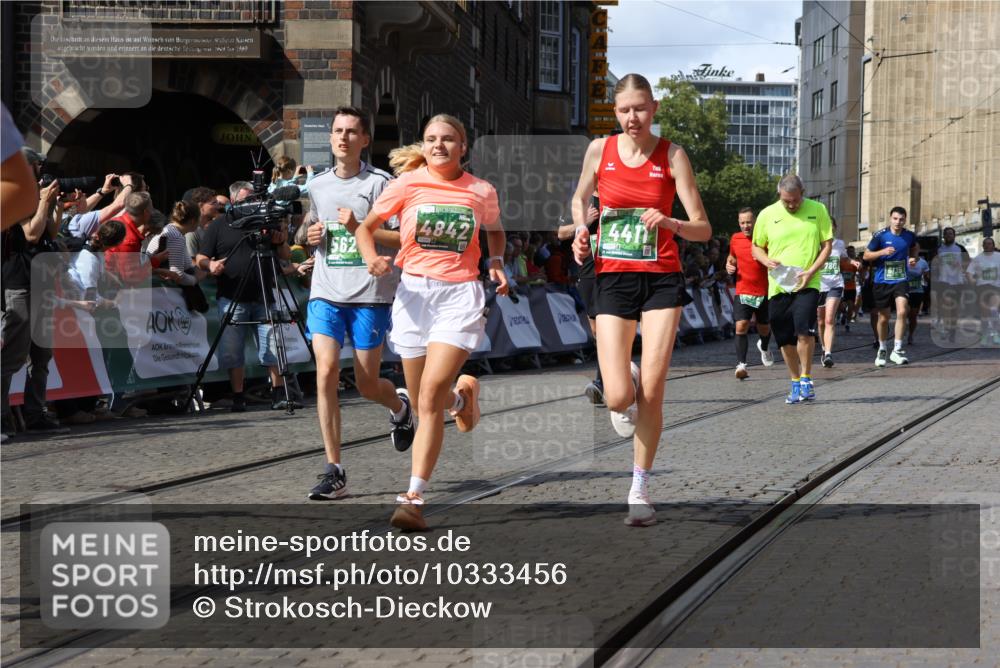 13.09.2026 - 21. swb-Marathon Bremen Strokosch-Dieckow http://msf.ph/oto/10333456 13.09.2026 13:25:48 Ziel 209, 260, 1650, 1658, 2046, 3168, 3186, 3806, 4294, 4717, 5703, 5755, 5814, 6113, 6380, 7252, 8357, 8545, 8597, 8695, 8769, 8890, 9299, 9460, 9468, 9506, 9563, 13025, 1163, 1647, 2033, 2062, 2708, 2987, 3248, 3516, 4067, 4476, 5013, 5558, 5622, 5701, 6135, 6605, 7638, 7780, 8271, 8361, 8592, 9266, 9794 meine-sportfotos.de