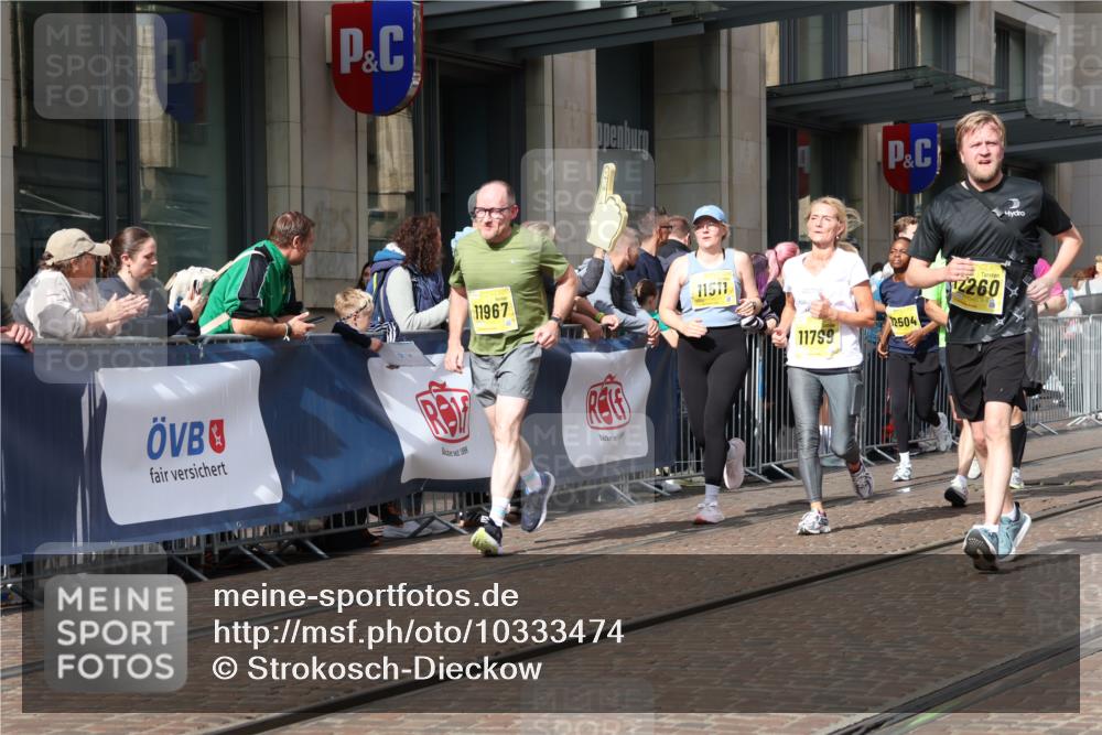 13.09.2026 - 21. swb-Marathon Bremen Strokosch-Dieckow http://msf.ph/oto/10333474 13.09.2026 11:03:45 Ziel 10152, 10291, 10357, 10390, 10403, 10429, 10516, 10607, 10659, 10671, 10672, 10720, 10726, 10912, 10913, 10918, 11149, 11221, 11318, 11319, 11325, 11451, 11470, 11471, 11511, 11539, 11618, 11726, 11909, 11967, 12001, 12103, 12113, 12140, 12260, 12276, 12392, 12433, 12504, 10090, 10091, 10187, 10327, 10420, 10429, 10569, 10796, 10902, 10950, 11211, 11411, 11595, 11598, 11655, 11746, 11773, 11868, 12074 meine-sportfotos.de