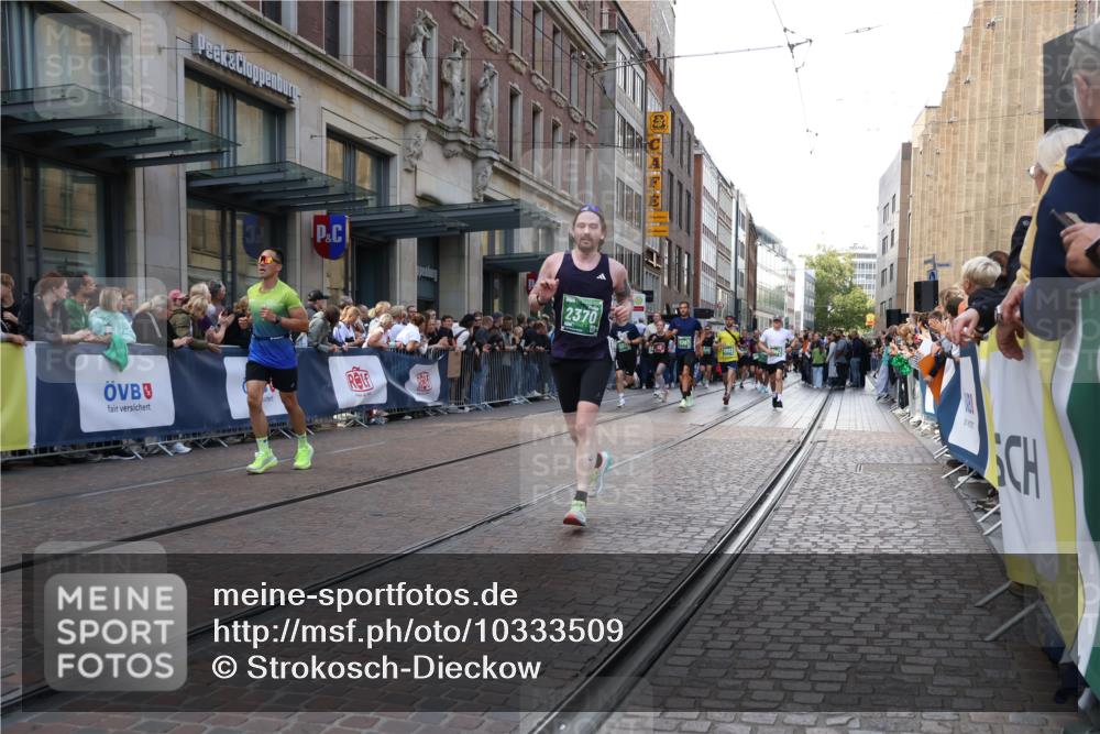 13.09.2026 - 21. swb-Marathon Bremen Strokosch-Dieckow http://msf.ph/oto/10333509 13.09.2026 13:23:47 Ziel 102, 342, 776, 909, 1199, 2210, 2370, 2491, 2517, 2967, 3044, 3372, 5012, 5104, 5146, 5208, 5257, 5397, 5481, 5623, 5928, 6105, 6772, 7059, 7069, 7081, 7094, 7105, 7357, 7761, 8051, 8052, 8082, 8179, 9087, 9916, 10059, 13007, 13197, 13219, 135, 672, 2288, 2371, 2409, 2485, 2490, 2560, 2627, 3078, 3138, 3173, 3642, 3856, 3861, 3939, 4601, 4671, 5011, 5116, 5231, 5908, 6157, 6332, 6648, 6843, 6848, 7216, 7475, 8095, 8290, 8560, 9088, 9196, 10115 meine-sportfotos.de