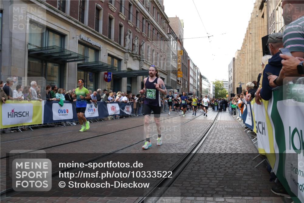 13.09.2026 - 21. swb-Marathon Bremen Strokosch-Dieckow http://msf.ph/oto/10333522 13.09.2026 13:23:48 Ziel 102, 342, 776, 909, 1199, 2210, 2295, 2370, 2491, 2517, 2967, 3044, 3372, 4559, 5012, 5104, 5146, 5208, 5257, 5397, 5481, 5623, 5928, 6105, 6772, 7059, 7069, 7081, 7094, 7105, 7357, 7761, 8051, 8052, 8082, 8179, 9087, 9916, 10059, 13007, 13197, 13219, 135, 672, 2288, 2371, 2409, 2485, 2490, 2560, 2627, 3078, 3138, 3173, 3642, 3856, 3939, 4601, 4671, 5011, 5116, 5231, 5908, 6157, 6332, 6648, 6843, 6848, 7216, 7475, 8095, 8290, 8560, 9088, 9196, 10115, 13197 meine-sportfotos.de