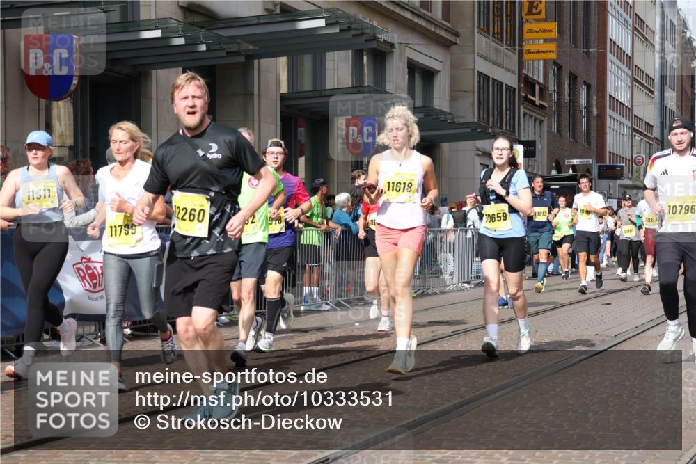 13.09.2026 - 21. swb-Marathon Bremen Strokosch-Dieckow http://msf.ph/oto/10333531 13.09.2026 11:03:46 Ziel 10152, 10182, 10291, 10357, 10390, 10403, 10516, 10607, 10659, 10671, 10672, 10720, 10726, 10912, 10913, 10918, 11149, 11221, 11318, 11319, 11325, 11336, 11451, 11470, 11471, 11511, 11539, 11618, 11726, 11909, 11967, 12001, 12103, 12113, 12140, 12260, 12276, 12392, 12433, 12504, 10090, 10091, 10187, 10327, 10357, 10420, 10429, 10569, 10796, 10902, 10950, 11211, 11411, 11595, 11598, 11655, 11746, 11868, 12074 meine-sportfotos.de