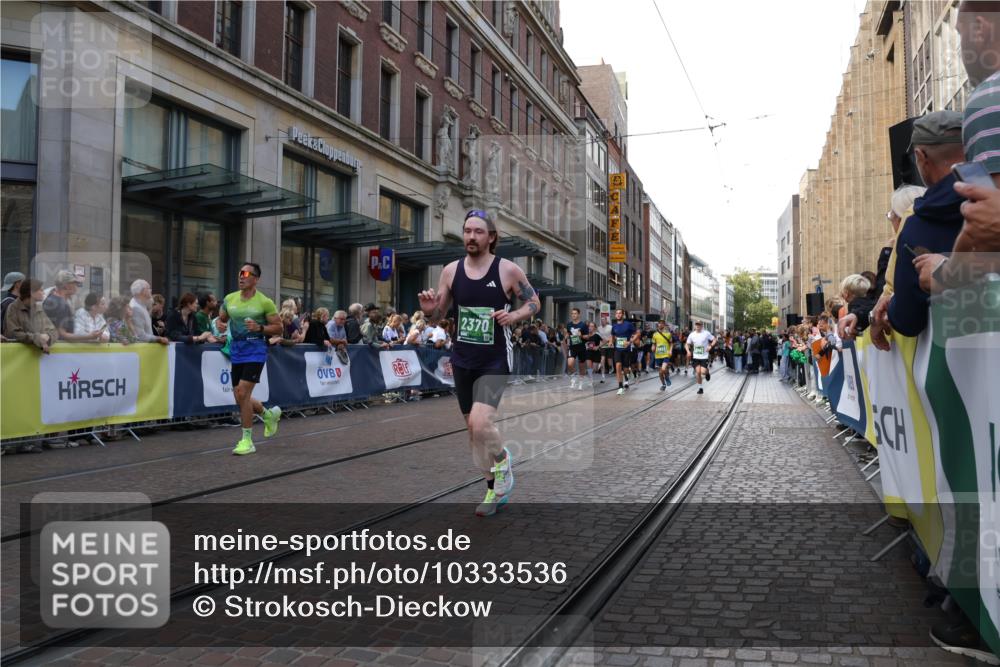13.09.2026 - 21. swb-Marathon Bremen Strokosch-Dieckow http://msf.ph/oto/10333536 13.09.2026 13:23:48 Ziel 102, 342, 776, 909, 1199, 2210, 2295, 2370, 2491, 2517, 2967, 3044, 3372, 4559, 5012, 5104, 5146, 5208, 5257, 5397, 5481, 5623, 5928, 6105, 6772, 7059, 7069, 7081, 7094, 7105, 7357, 7761, 8051, 8052, 8082, 8179, 9087, 9916, 10059, 13007, 13197, 13219, 135, 672, 2288, 2371, 2409, 2485, 2490, 2560, 2627, 3078, 3138, 3173, 3642, 3856, 3939, 4601, 4671, 5011, 5116, 5231, 5908, 6157, 6332, 6648, 6843, 6848, 7216, 7475, 8095, 8290, 8560, 9088, 9196, 10115, 13197 meine-sportfotos.de