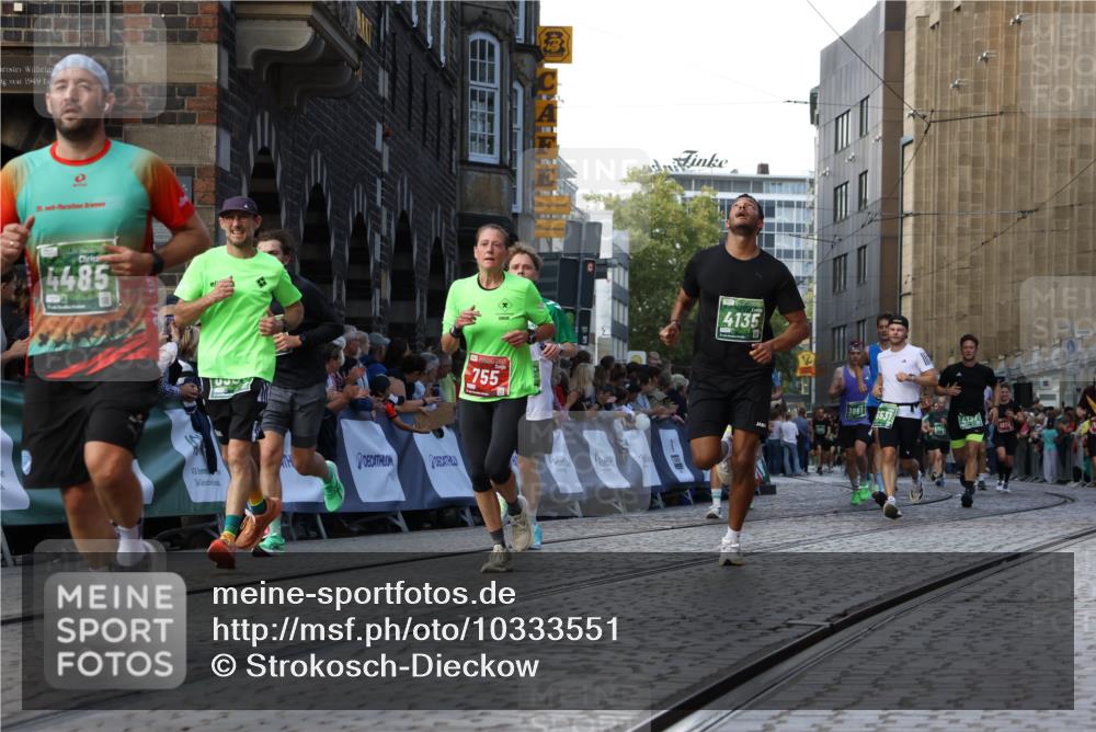 13.09.2026 - 21. swb-Marathon Bremen Strokosch-Dieckow http://msf.ph/oto/10333551 13.09.2026 13:16:42 Ziel 481, 740, 755, 792, 1076, 1162, 1605, 2604, 5554, 5963, 6721, 7053, 7603, 7801, 8171, 8288, 8398, 9031, 9115, 13008, 385, 472, 675, 734, 827, 1970, 2319, 2473, 2809, 3706, 3716, 3961, 4135, 4137, 5772, 6049, 6531, 6535, 6819, 7297, 7387 meine-sportfotos.de