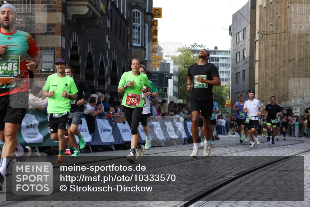 13.09.2026 - 21. swb-Marathon Bremen Strokosch-Dieckow http://msf.ph/oto/10333570 13.09.2026 13:16:42 Ziel 481, 740, 755, 792, 1076, 1162, 1605, 2604, 5554, 5963, 6721, 7053, 7603, 7801, 8171, 8288, 8398, 9031, 9115, 13008, 385, 472, 675, 734, 827, 1970, 2319, 2473, 2809, 3706, 3716, 3961, 4135, 4137, 5772, 6049, 6531, 6535, 6819, 7297, 7387 meine-sportfotos.de