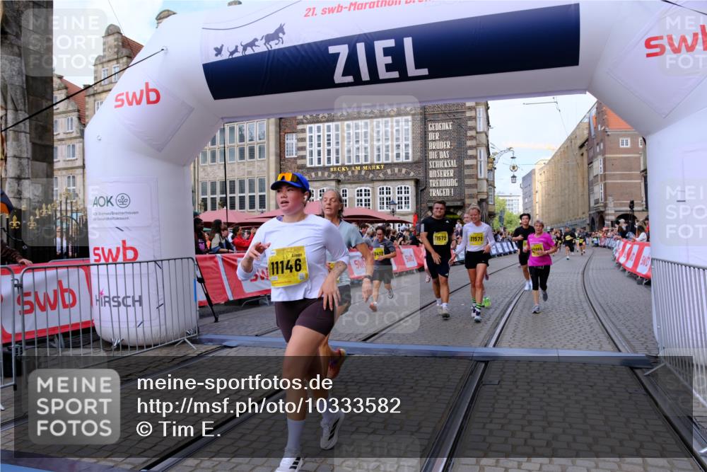 13.09.2026 - 21. swb-Marathon Bremen Tim E. http://msf.ph/oto/10333582 13.09.2026 11:05:43 Ziel 10186, 10411, 10432, 10576, 10697, 10717, 10802, 11146, 11314, 11326, 11334, 11387, 11394, 11521, 11571, 11572, 11724, 11892, 12011, 12055, 12079, 12080, 12251, 12273, 12330, 12362 meine-sportfotos.de