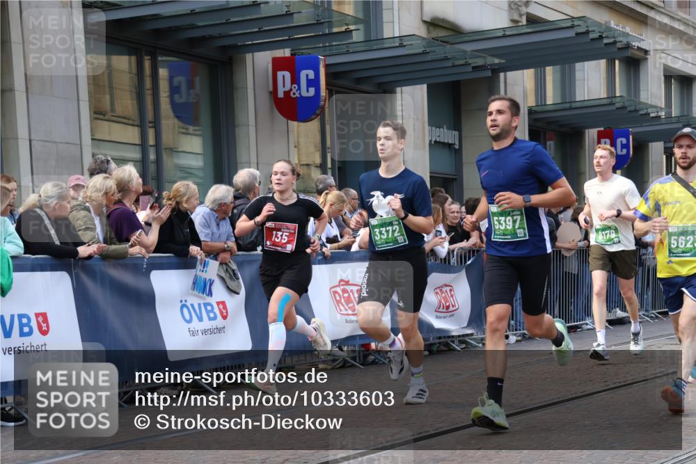 13.09.2026 - 21. swb-Marathon Bremen Strokosch-Dieckow http://msf.ph/oto/10333603 13.09.2026 13:23:50 Ziel 102, 342, 776, 909, 1199, 1250, 2210, 2295, 2370, 2491, 2967, 3044, 3372, 4559, 5012, 5104, 5146, 5208, 5257, 5397, 5481, 5623, 5928, 6105, 6772, 7059, 7069, 7081, 7094, 7105, 7761, 8082, 8179, 8415, 9087, 9916, 10059, 13007, 13219, 135, 672, 2288, 2409, 2485, 2490, 2517, 2560, 2627, 3078, 3138, 3173, 3642, 3856, 3939, 4601, 4671, 5011, 5116, 5231, 5908, 6157, 6332, 6648, 6843, 6848, 7216, 7357, 7475, 7761, 8051, 8052, 8095, 8290, 8560, 9088, 9196, 10115, 13197 meine-sportfotos.de