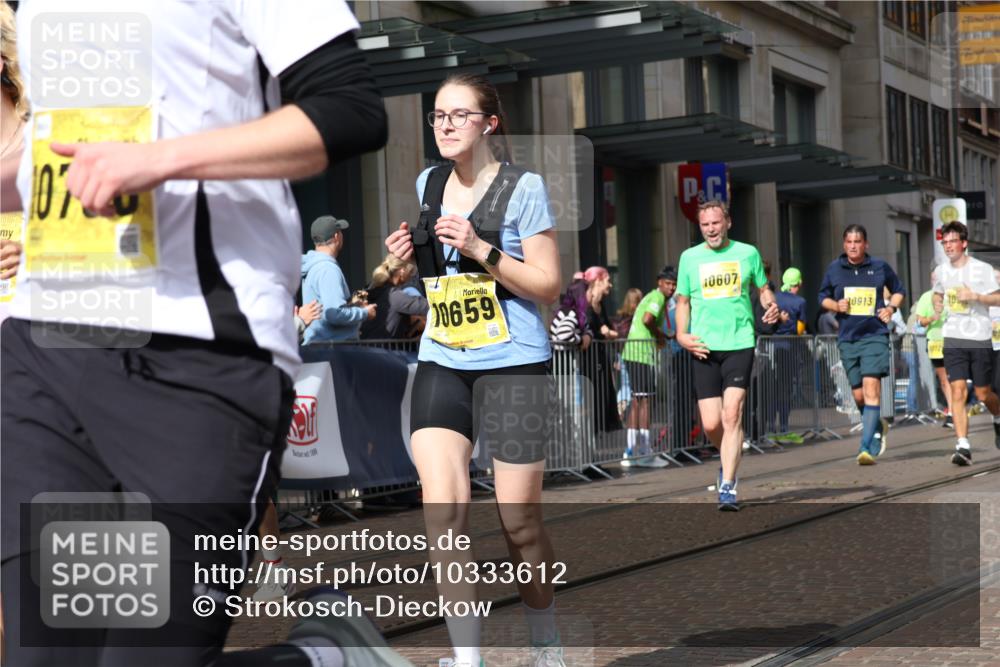 13.09.2026 - 21. swb-Marathon Bremen Strokosch-Dieckow http://msf.ph/oto/10333612 13.09.2026 11:03:49 Ziel 10182, 10291, 10390, 10403, 10516, 10607, 10613, 10659, 10671, 10672, 10720, 10726, 10912, 10913, 11149, 11221, 11318, 11319, 11336, 11470, 11471, 11511, 11539, 11618, 11726, 11909, 12001, 12103, 12113, 12140, 12260, 12276, 12392, 12433, 12504, 10090, 10091, 10152, 10327, 10357, 10420, 10429, 10569, 10796, 10902, 10918, 10950, 11211, 11325, 11411, 11451, 11595, 11655, 11746, 11868, 11967, 12074, 12504 meine-sportfotos.de