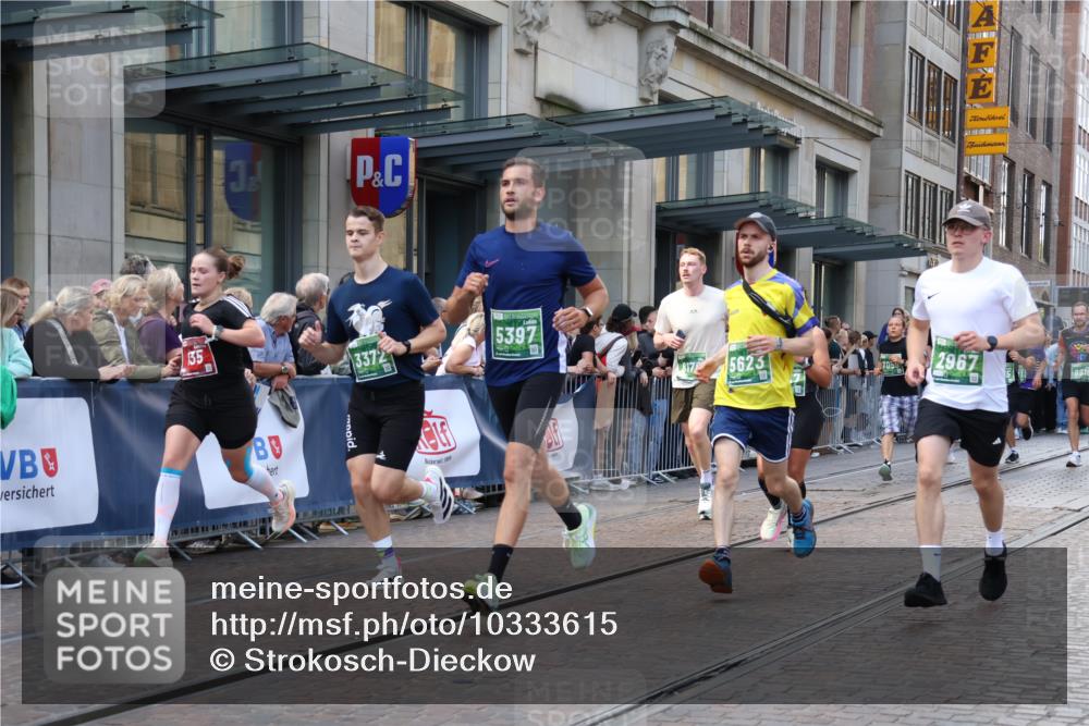 13.09.2026 - 21. swb-Marathon Bremen Strokosch-Dieckow http://msf.ph/oto/10333615 13.09.2026 13:23:50 Ziel 102, 342, 776, 909, 1199, 1250, 2210, 2295, 2370, 2491, 2967, 3044, 3372, 4559, 5012, 5104, 5146, 5208, 5257, 5397, 5481, 5623, 5928, 6105, 6772, 7059, 7069, 7081, 7094, 7105, 7761, 8082, 8179, 8415, 9087, 9916, 10059, 13007, 13219, 135, 672, 2288, 2409, 2485, 2490, 2517, 2560, 2627, 3078, 3138, 3173, 3642, 3856, 3939, 4601, 4671, 5011, 5116, 5231, 5908, 6157, 6332, 6648, 6843, 6848, 7216, 7357, 7475, 7761, 8051, 8052, 8095, 8290, 8560, 9088, 9196, 10115, 13197 meine-sportfotos.de