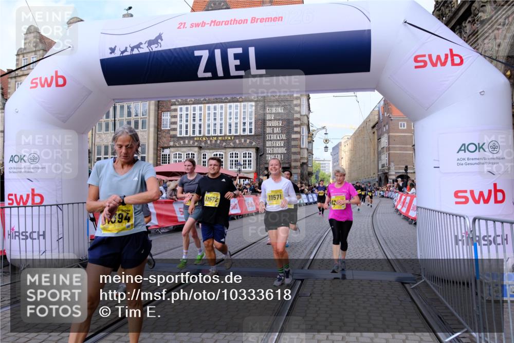 13.09.2026 - 21. swb-Marathon Bremen Tim E. http://msf.ph/oto/10333618 13.09.2026 11:05:45 Ziel 10186, 10259, 10260, 10411, 10432, 10697, 10717, 10802, 10864, 11146, 11314, 11334, 11387, 11394, 11520, 11521, 11571, 11572, 11724, 11791, 11892, 12055, 12251, 12273, 12330, 12362 meine-sportfotos.de