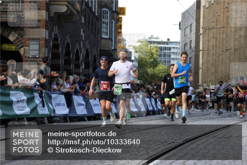 13.09.2026 - 21. swb-Marathon Bremen Strokosch-Dieckow http://msf.ph/oto/10333640 13.09.2026 13:16:45 Ziel 740, 755, 792, 1076, 1162, 1605, 2604, 5554, 5963, 6367, 6721, 7053, 7603, 7801, 8171, 8288, 9031, 9115, 385, 472, 1970, 2319, 2473, 2809, 3706, 3716, 3961, 4137, 6049, 6531, 6704, 6819, 7297, 7387 meine-sportfotos.de