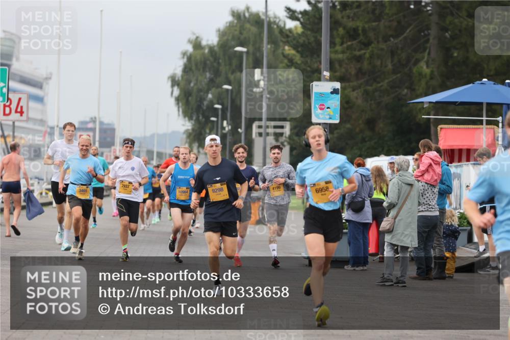 13.09.2026 - Kiel Lauf Andreas Tolksdorf http://msf.ph/oto/10333658 13.09.2026 09:51:52 Kiellinie 4, 2937, 3465, 10964, 9298, 4199, 6958 meine-sportfotos.de